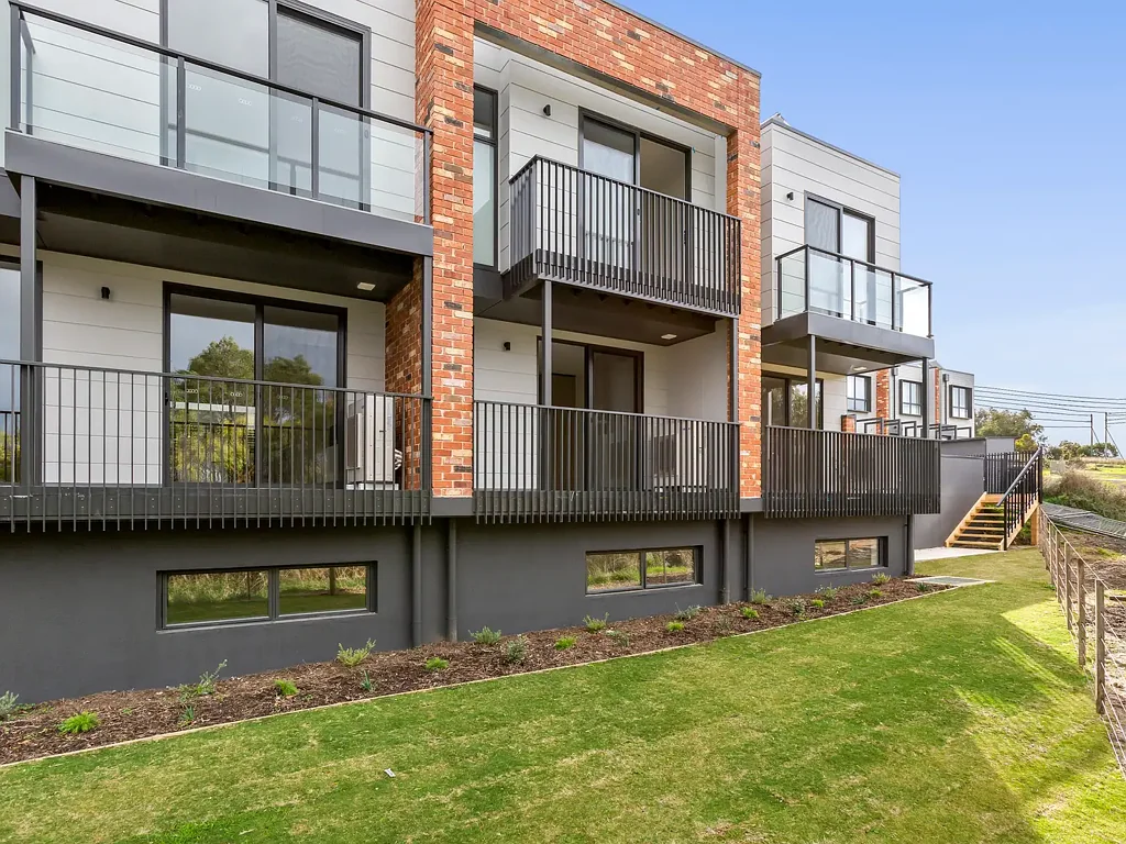 Highton 2房  Unwind to the Gentle Glow of Geelong City