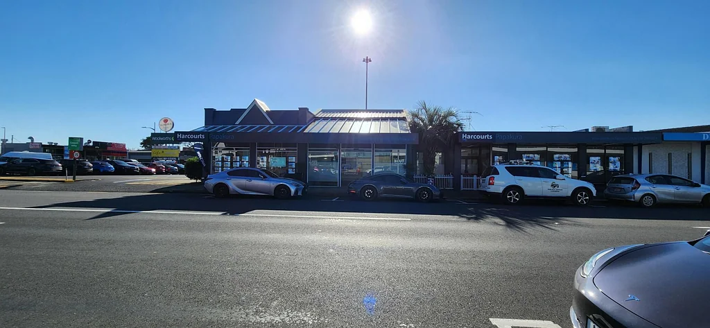 Papakura  High profile office - Papakura