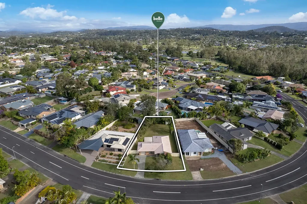 211 Mildura Drive, Helensvale, QLD 4212