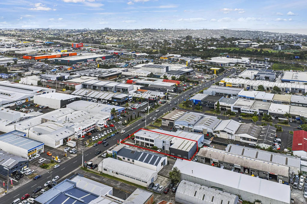 Wairau Valley Prime freehold road‑front industrial