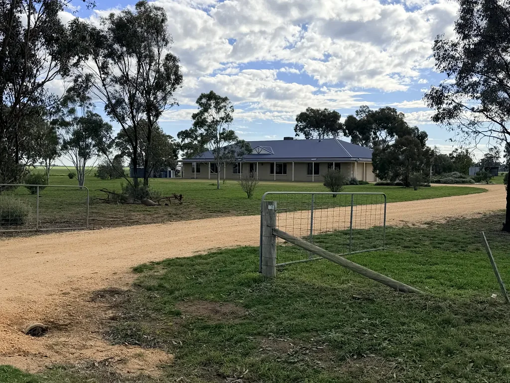 Donald 5Habitaciones Magnificent Lifestyle Property on 2.66ha (6.57 Acres) with Stunning Rural Outlook