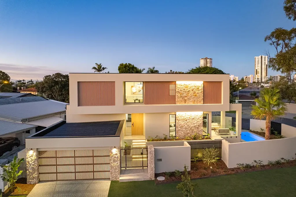 Burleigh Waters 4ਬੈੱਡਰੂਮ Welcome to the Pinnacle of Prestige
