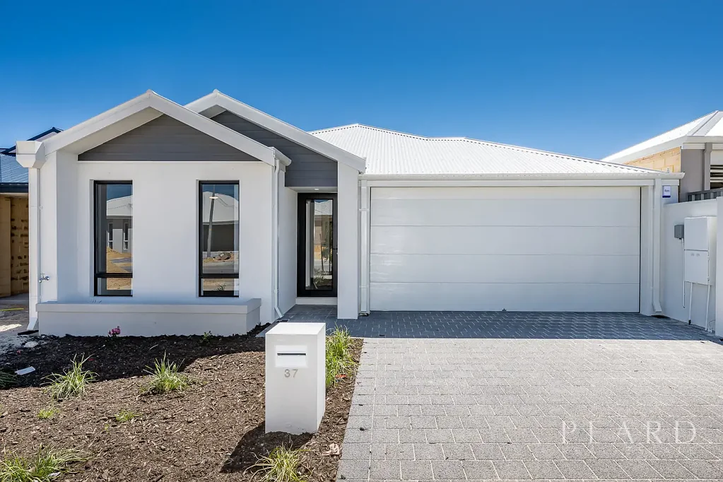 BRAND NEW BEACHSIDE LIVING