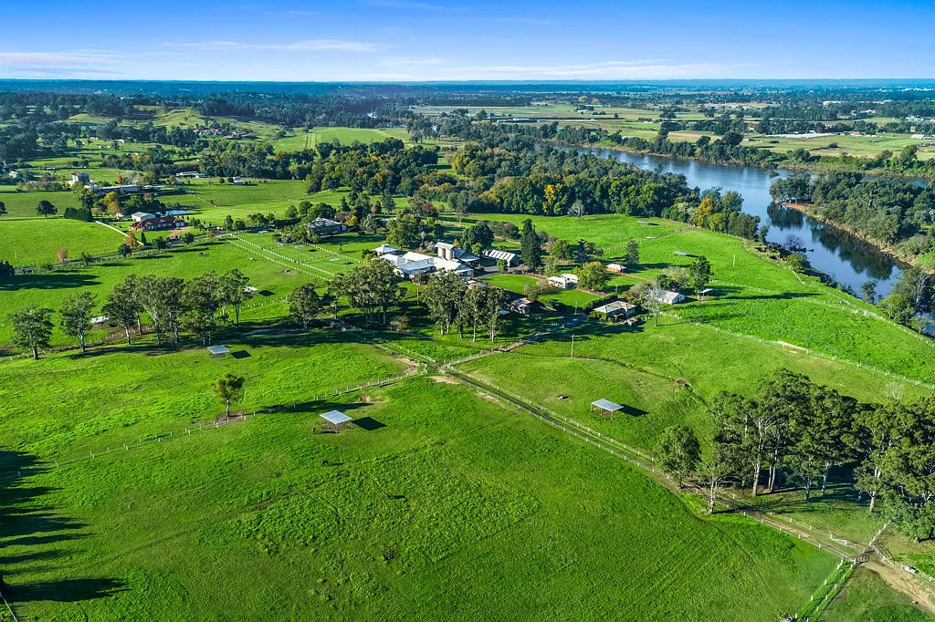 Grose Wold Established 40 acre equestrian estate with Grose River frontage