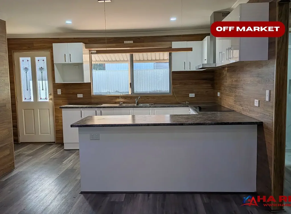 Girrawheen 3कमरा Fully Renovated Family Home with Prime Development Potential (R20/40)