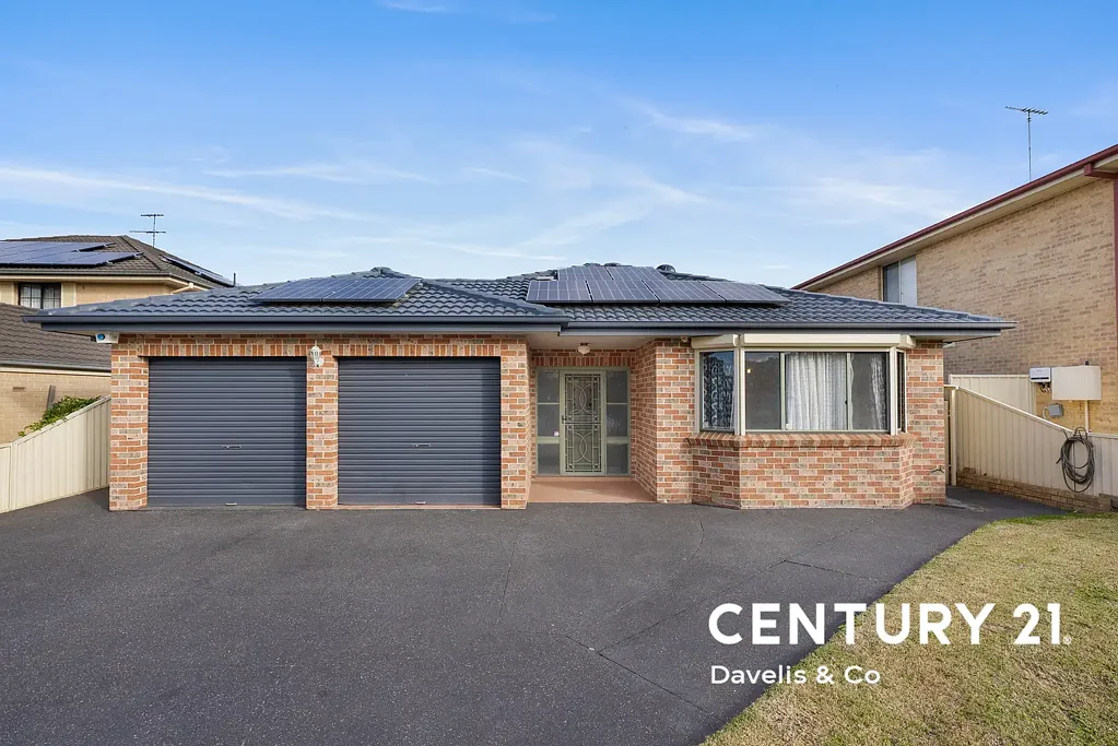Blacktown 3房 宽敞573.5㎡地块 主卧带步入式衣帽间 厨房配洗碗机 多功能起居区 靠近学校商店公交 太阳能电池板 Spacious Family Home with Multiple Living Areas