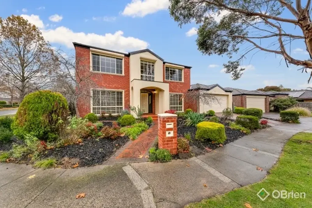 3 Bedrooms plus study & 5 LIVING AREAS!