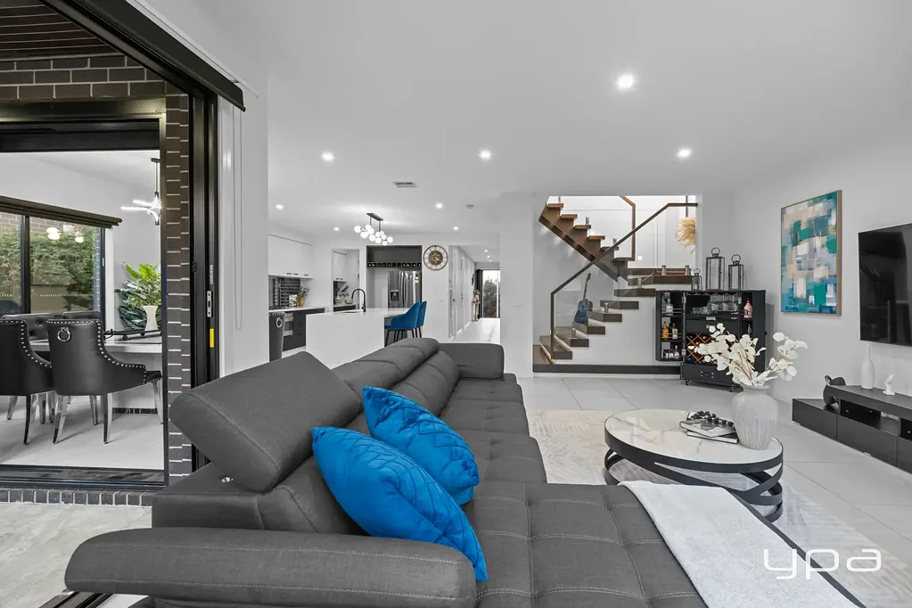 Point Cook 5Moenga Carlisle-Built Luxury with Uninterrupted Creek Views !