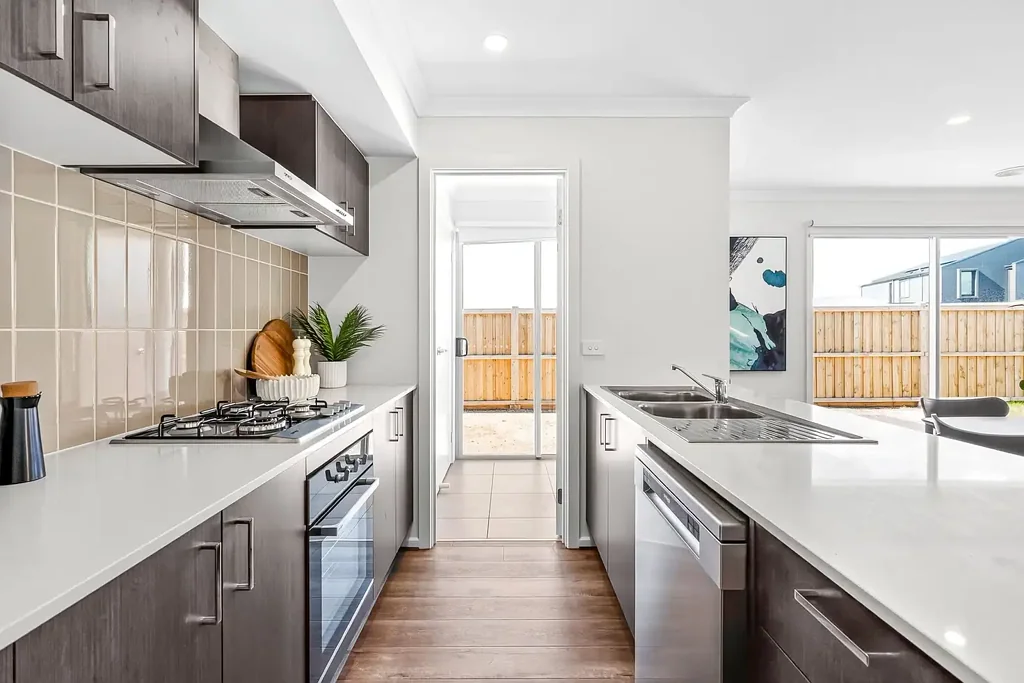 Armstrong Creek 4 Bedroom Brand New Modern Comfort Awaits