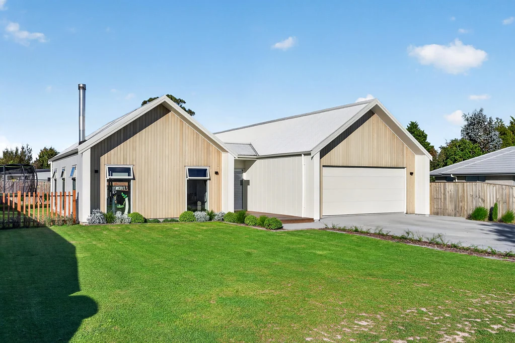 Masterton 3Zimmer On Trend Contemporary Near New Home