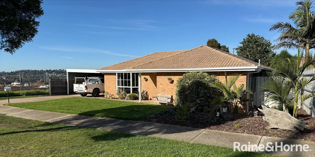 Sunbury 4Kwarto Family Living with Entertainer's Appeal on 650sqm in Sought-After Sunbury
