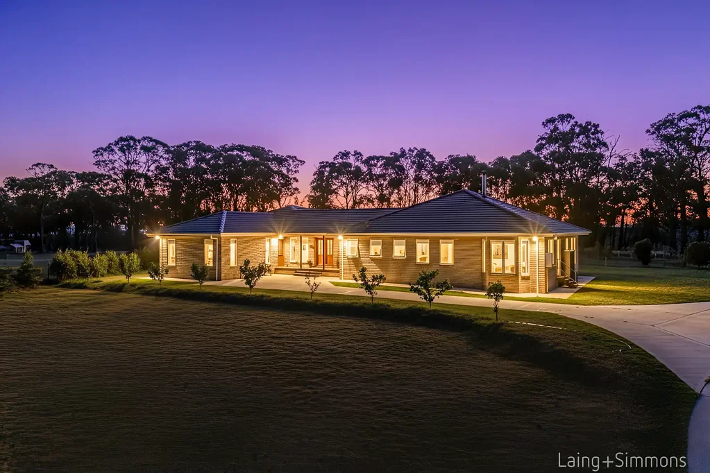 Armidale 6 Bedroom Sustainability meets impeccable craftsmanship