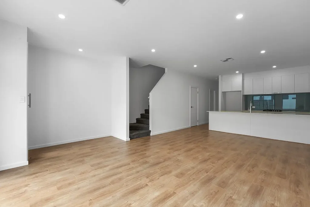 Stylish 3 Bedroom Double Story Unit in FELIXSTOW for RENT!