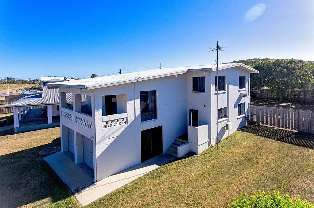 Bowen - Waterfront Home for Rent - 4 Bedroom, 2 Bathroom, DLUG, fully air-conditionedfenced yard.