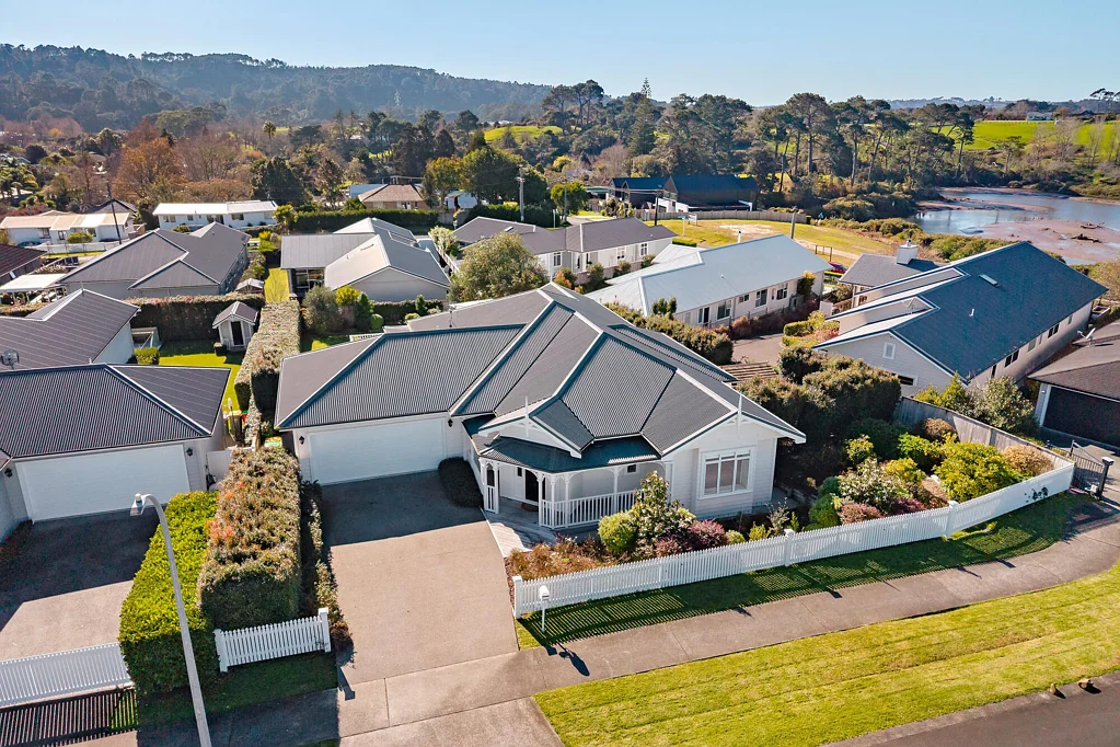 Riverhead 4房 隽永别墅风华，演绎现代品质生活典范 Timeless Character, Modern Living.