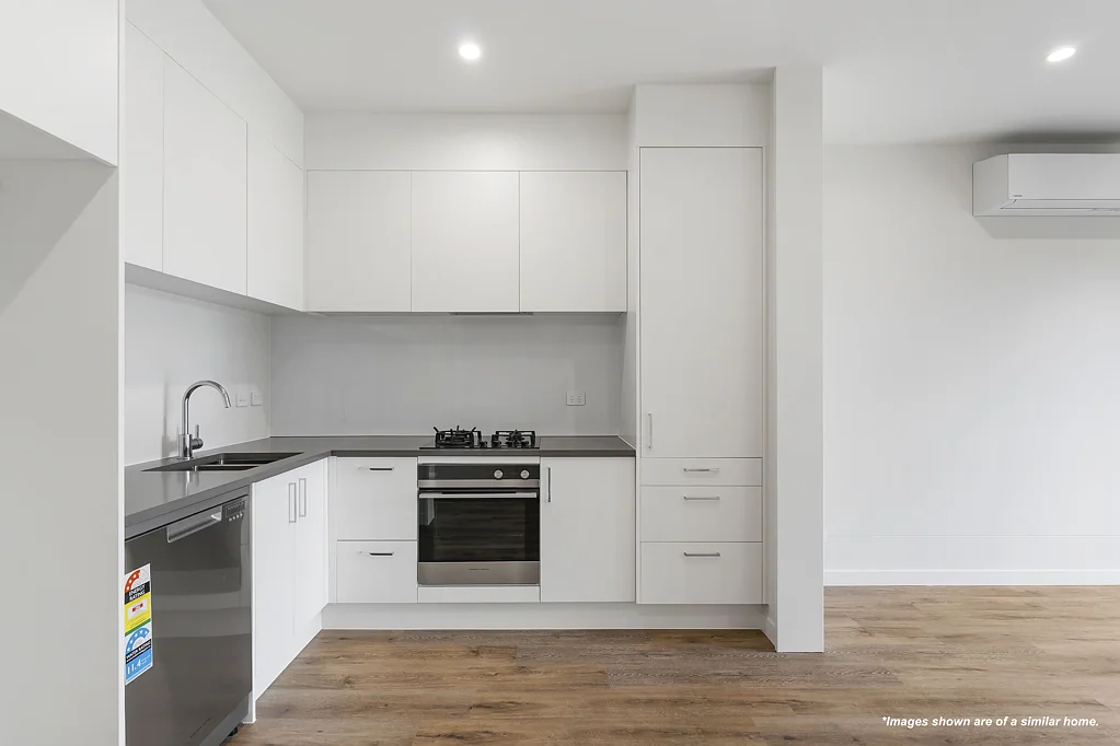 Tōtara Park 3 Slaapkamer Freehold 3 Bedroom with Bed Downstairs!