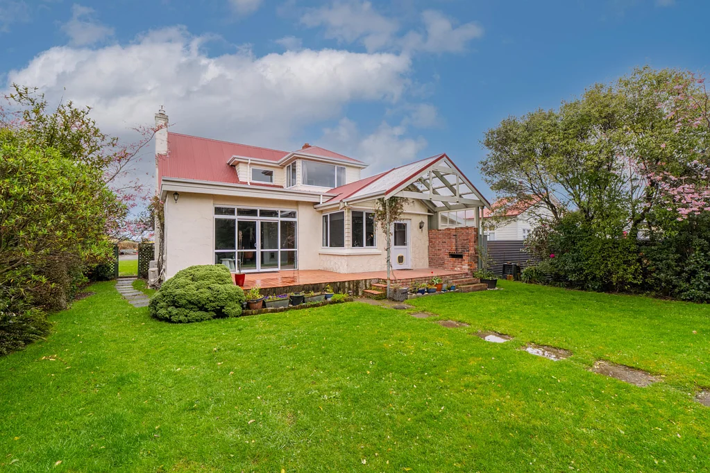 Avenal 4 Bedroom Space, Location & Potential