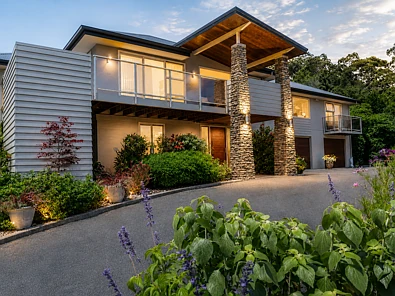 Stoke 4 Bedroom Elevated Elegance - Panoramic Views