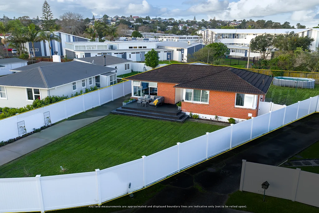 Pakuranga 3房  Renovated Gem on a Freehold Section