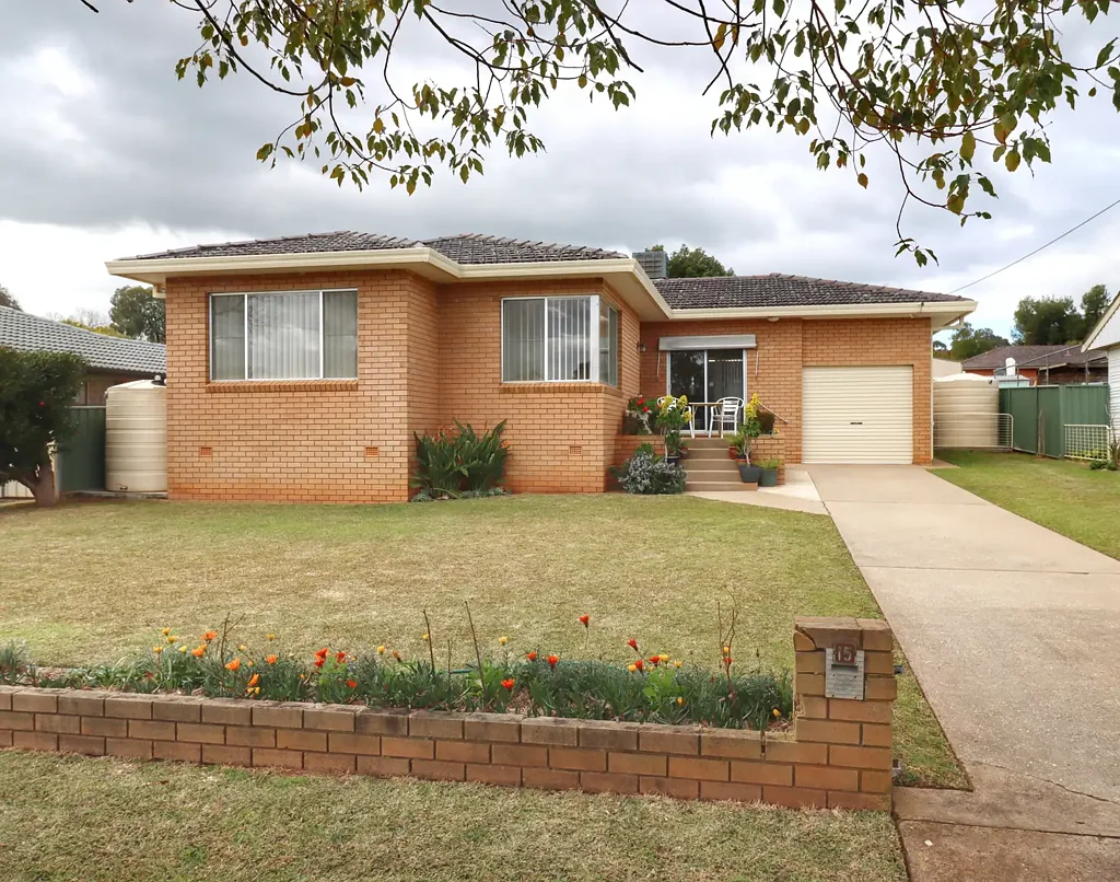 Cowra 3 Bedroom A Much-Loved Family Home