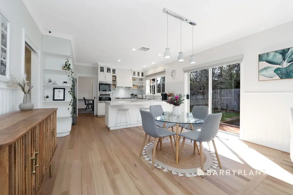 Lysterfield 4Kwarto Contemporary Living in an Enviable Location