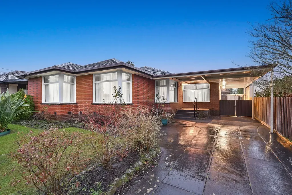 Noble Park 3 Bedroom The Brief:
Keysborough location on Noble park postcode!
