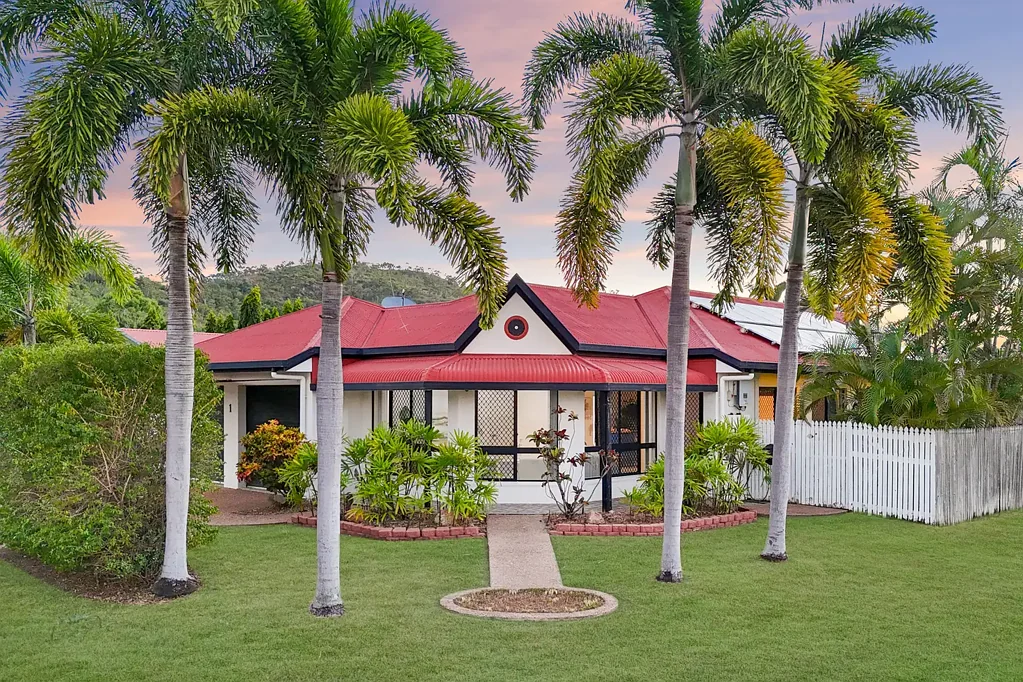 Mount Louisa 4房  CORNER POSITION - SELF CONTAINED GRANNY FLAT & COVERED CARAVAN/BOAT STORAGE!