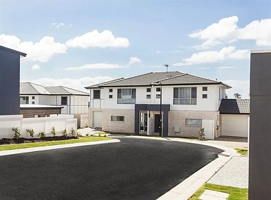 Griffin 4 Bedroom Rare Opportunity! Spacious Modern 4-Bedroom Townhouse with a Large Backyard