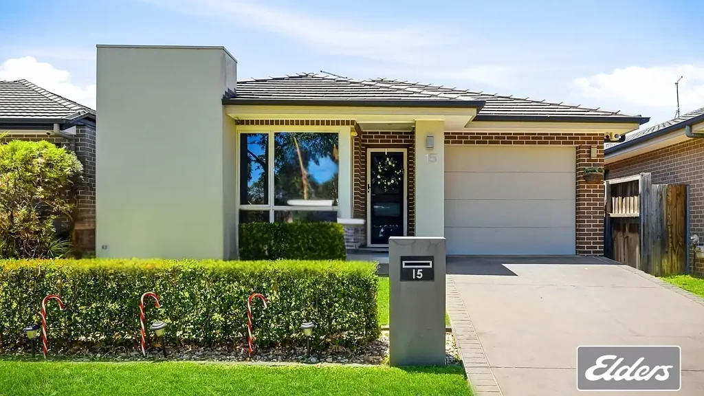 15 Sugarloaf Crescent, Colebee, NSW 2761