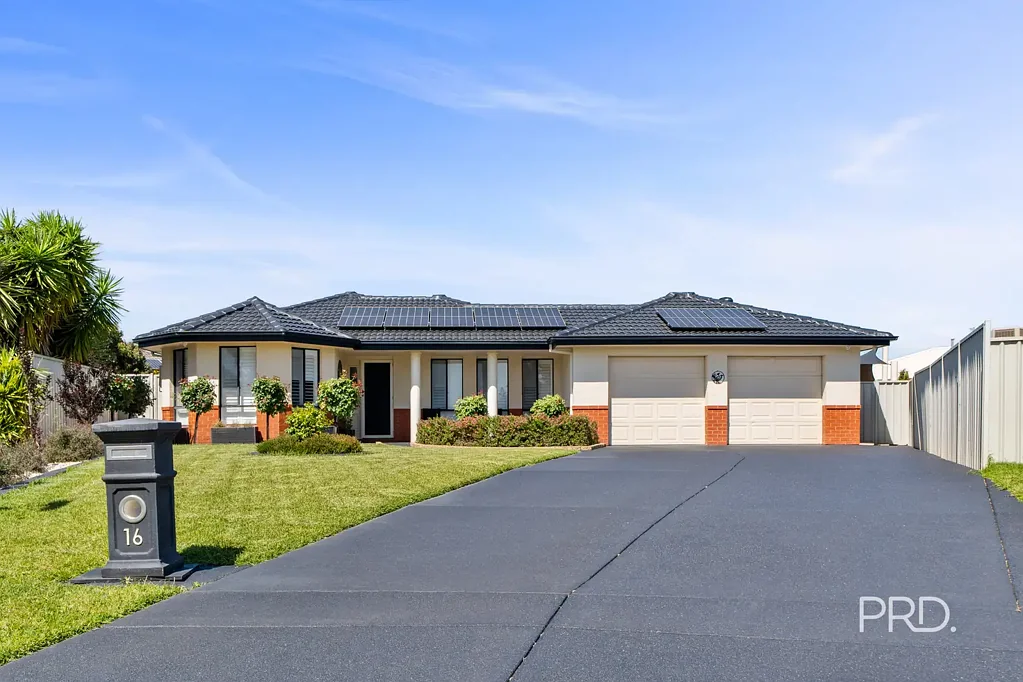 16 Walla Place, Glenfield Park, NSW 2650