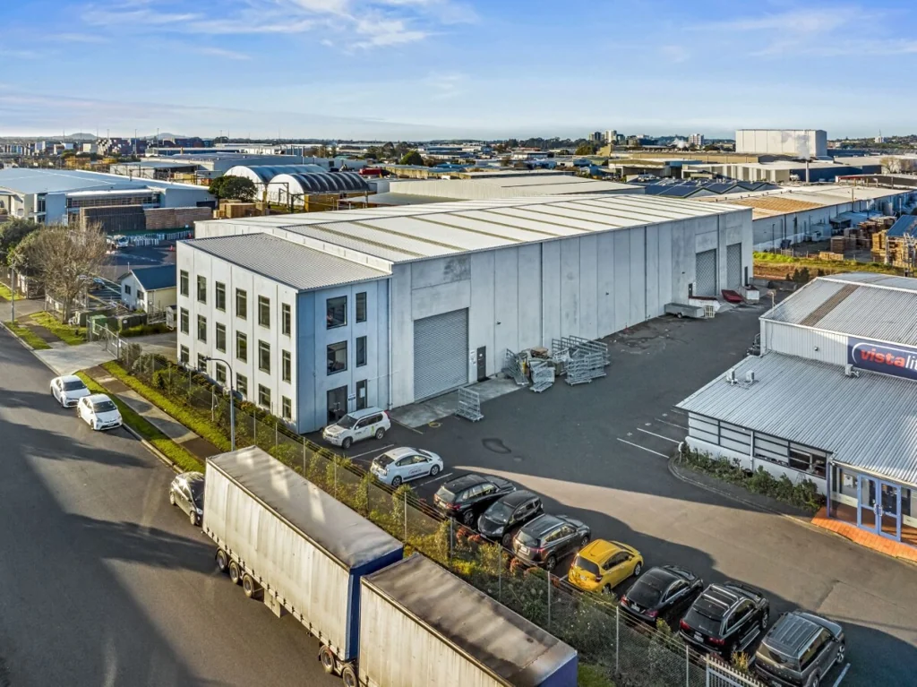 Wiri Modern Industrial – 1000AMP, 3.2T Gantry