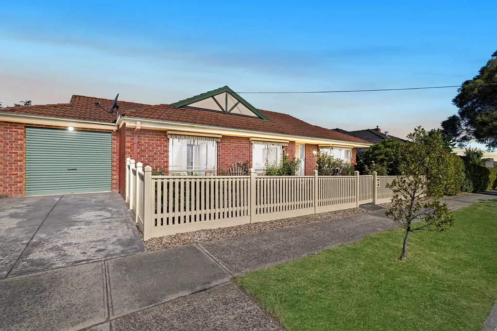 2/8 Pinnacle Avenue, Ferntree Gully, VIC 3156