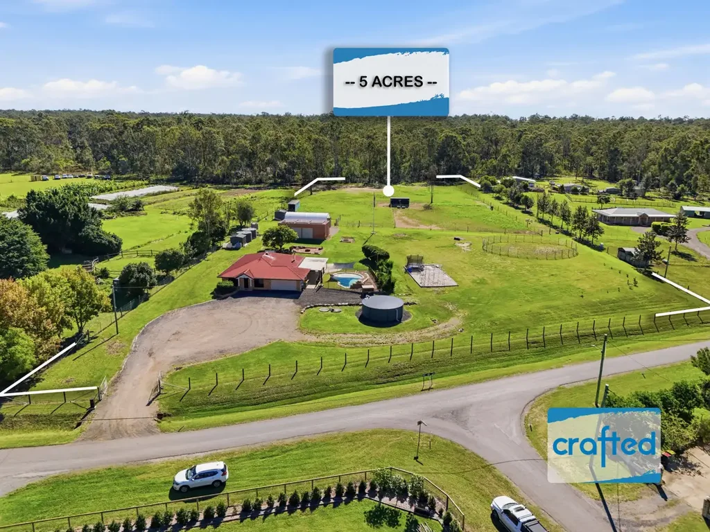 North Maclean 4कमरा acreage life 🍃 | Welcome to — Graceland Ranch —  5 Acres + Pool + Sheds + Separate Paddocks