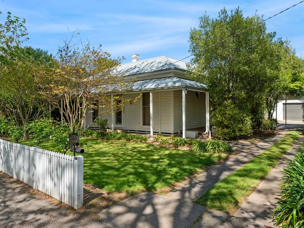 Benalla 4ห้องนอน Stunning Period Home in Highly Sought After Location!