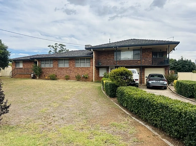 Tamworth 5房  Large family home or Investment