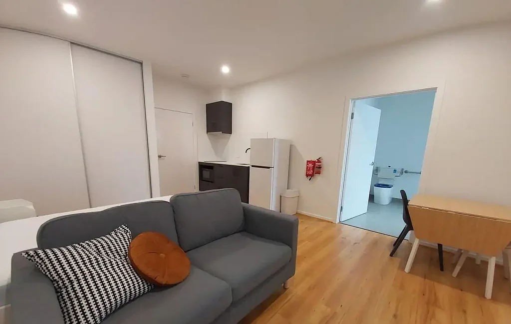 Modern Fully Furnished Room with Private Kitchenette – All Utilities Included