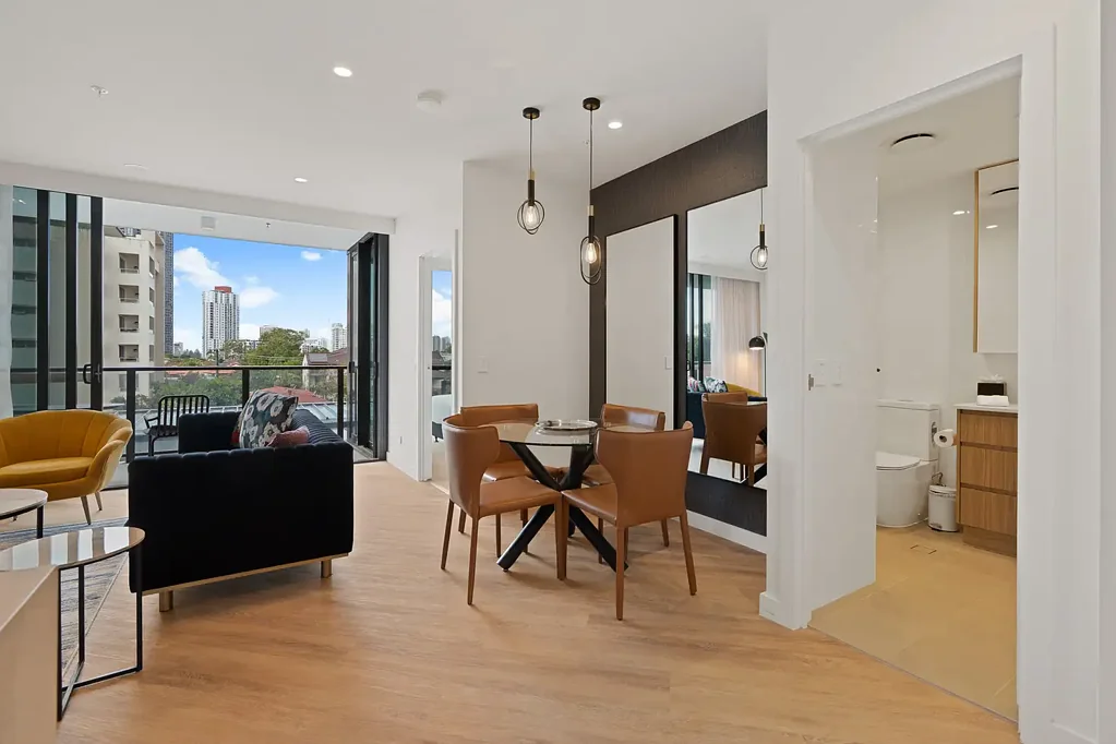 Southport 2房  LUXURY 2 BEDROOM PLUS STUDY ROOM, 2 BATHROOM APARTMENT – COMPLETED IN 2024