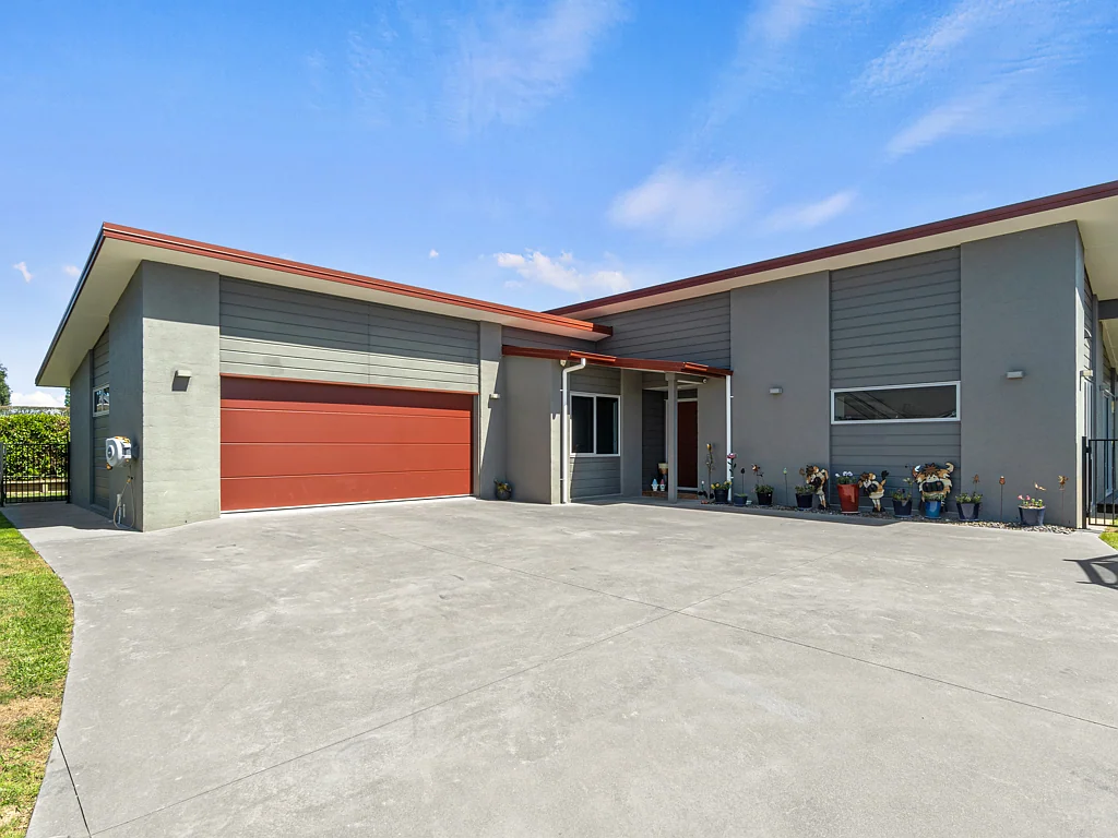 Te Awamutu 4침실 Serious Style - Undeniably Edgy