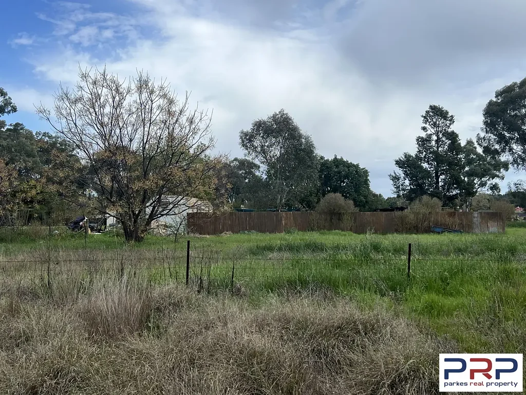 64 Military Road, Parkes, NSW 2870