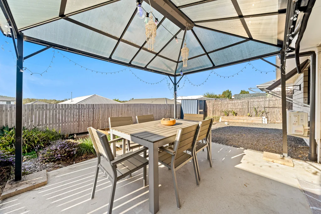 Flagstone 5 Bedroom Quiet Cul de sac Location with all the Bells and Whistles