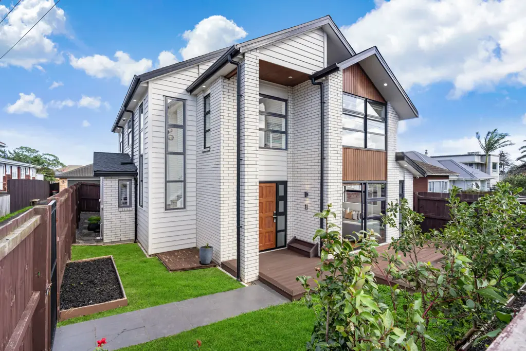 Mount Roskill 5Zimmer Auction 18th June 6pm unless sold prior