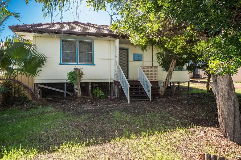 6 Houtman Street, Wonthella, WA 6530