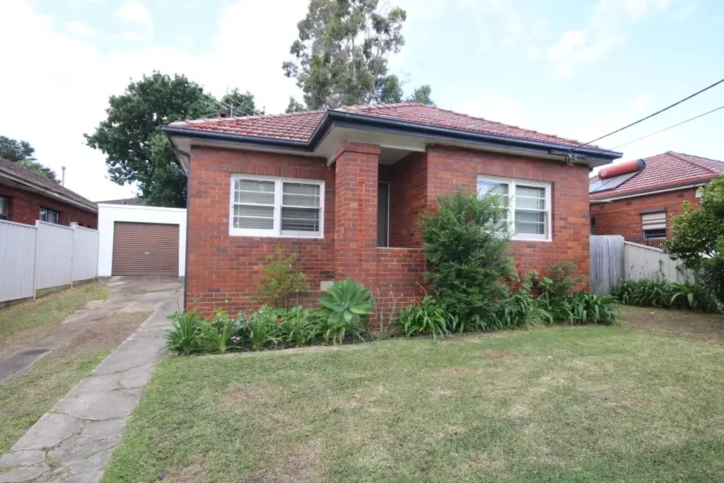 CHARMING FAMILY HOME AVAILABLE FOR LEASE