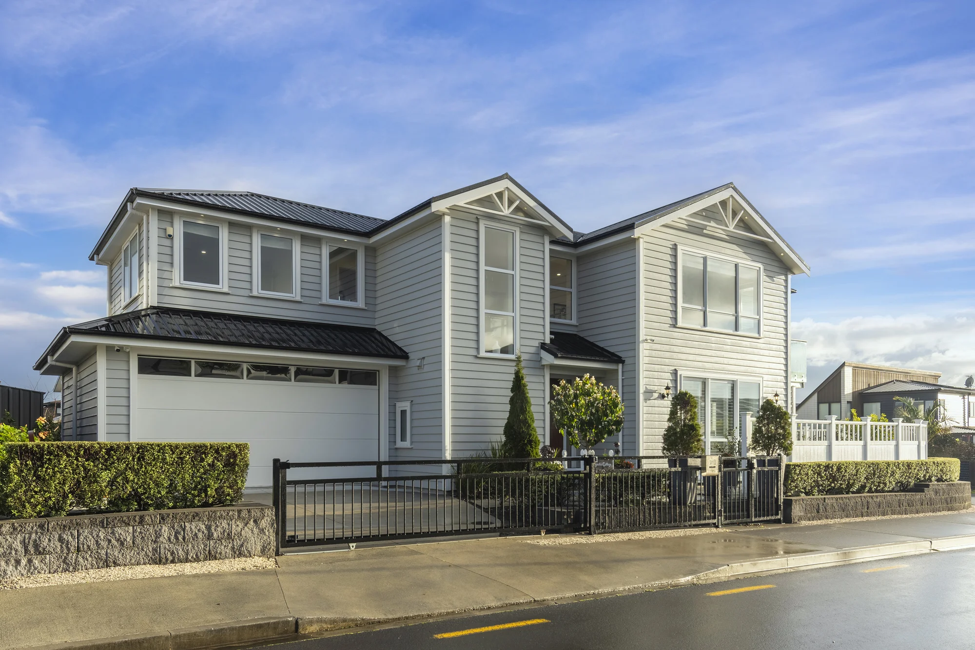 Hobsonville 5Habitaciones Dual Masters. Sea Views. Timeless Elegance.
