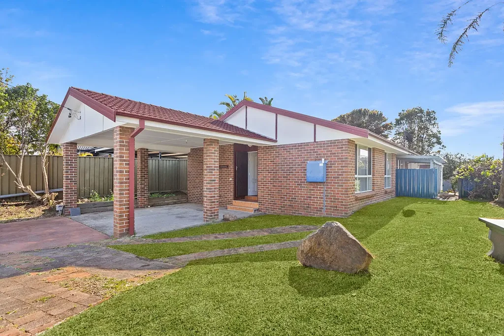 Warrawong 3 Slaapkamer Spacious Single-Level Living on a Generous 766sqm Block