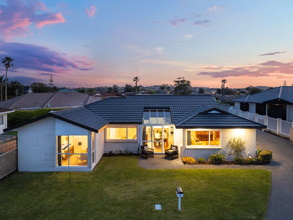 Orewa 4غرفة نوم Modern living on Lakeside