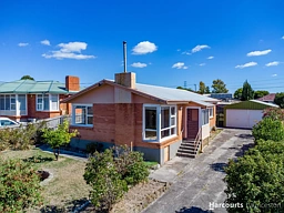 8 Oaktree Road, Youngtown