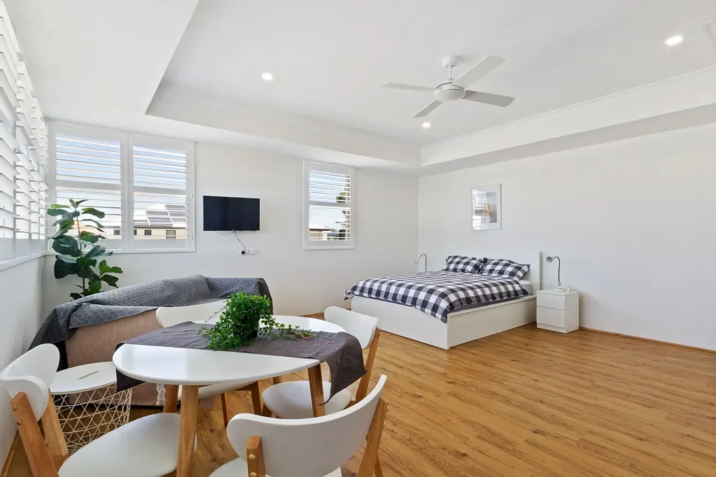 UNIQUE OPPORTUNITY - FULLY FURNISHED STUDIO APARTMENT