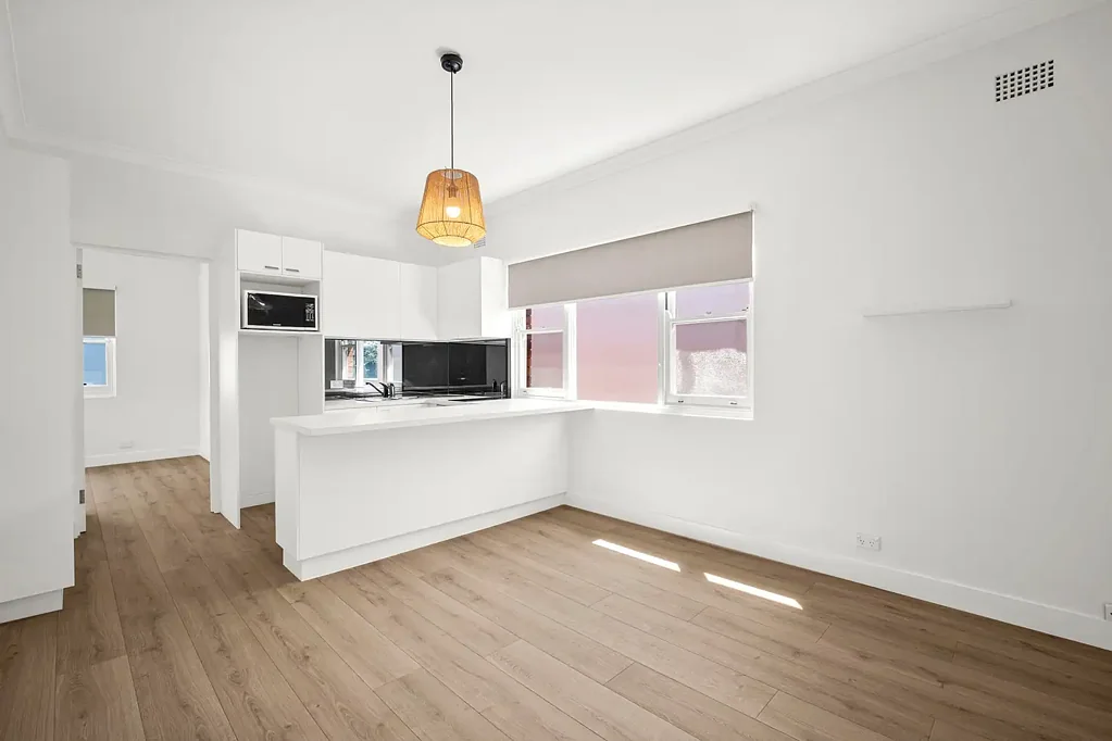Chic 1-Bedroom Apartment – Freshly Renovated – Cronulla