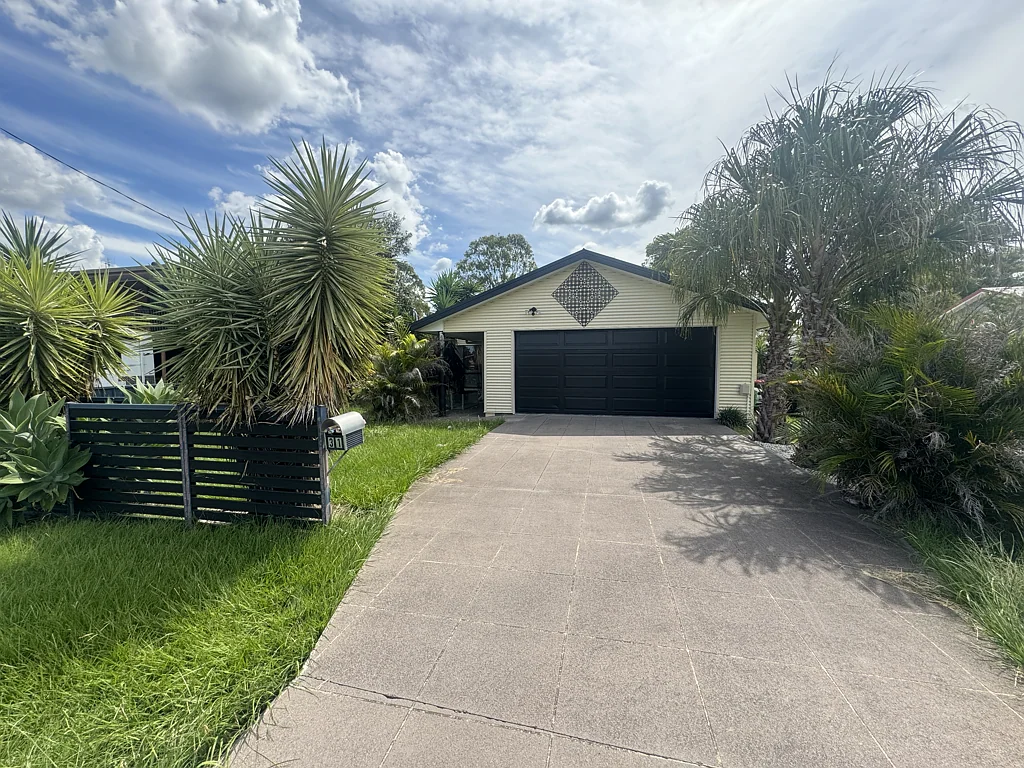 31 Cairns Street, Nanango, QLD 4615